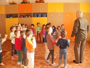 návštěva -housle školka